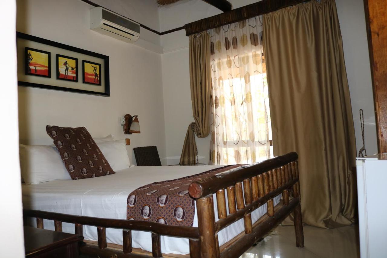 African Home Hotel Gaborone Exterior foto